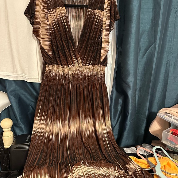 Source Unknown Dresses & Skirts - Source Unknown Brown and Gold Maxi Dress